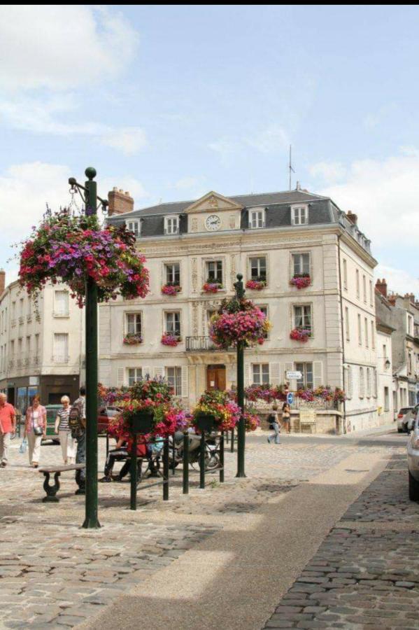 Detente Provinoise Provins Exterior foto
